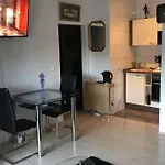 Elegant And Quiet